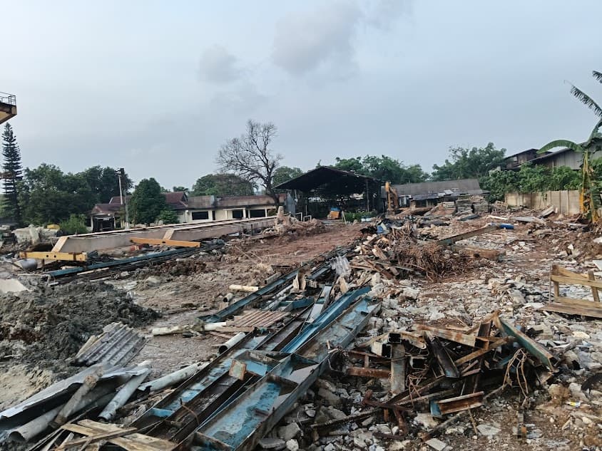 Proyek bongkar pabrik 2 — Kawitan Bejo Steel